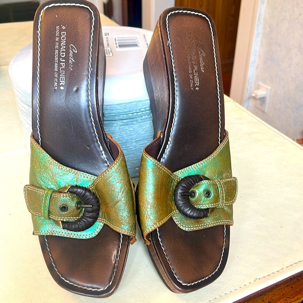 #Donald J Pliner sandals